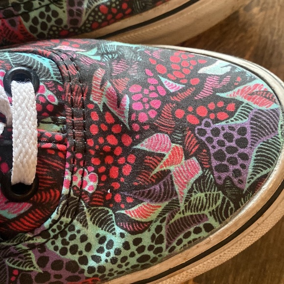 Vans tropical type print size 5 Mens and 6.5 woman’s - Picture 3 of 5